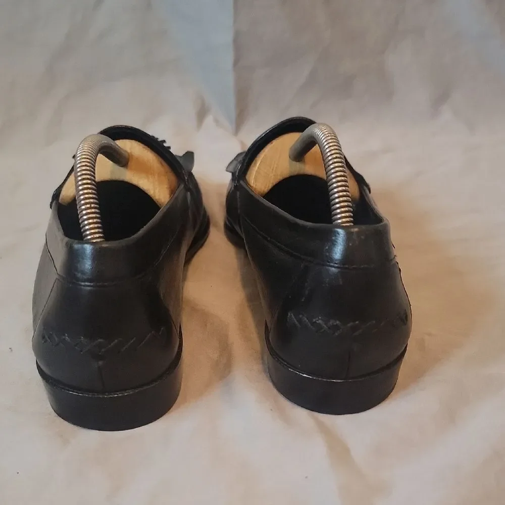 Cole Haan Black Leather Loafers Sleek Slip-On Design